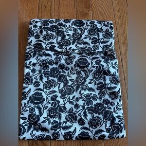 Vera Bradley Large Tech Insert Sleeve - NWT